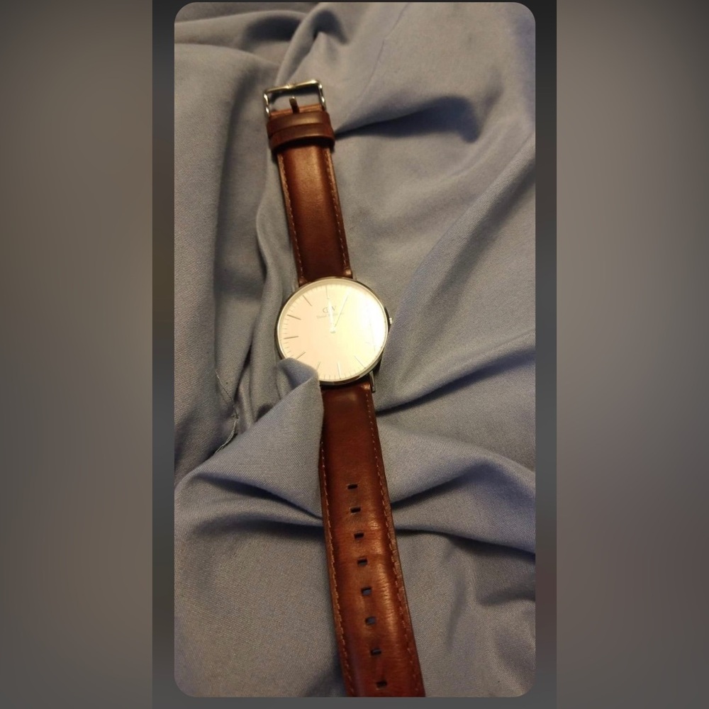 Daniel wellington brown leather watch